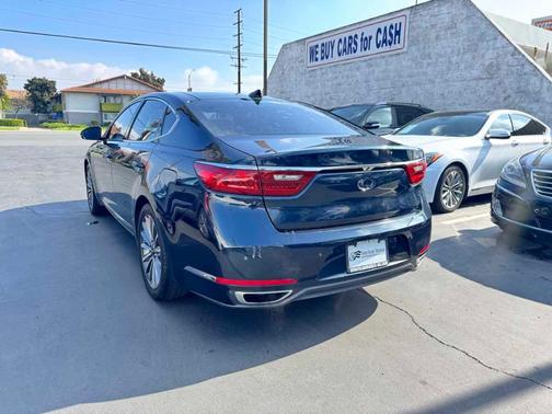 2017 Kia Cadenza Premium