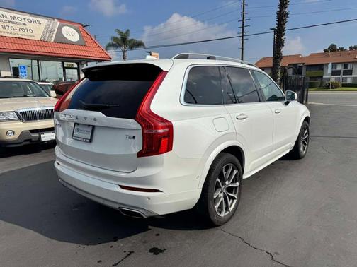 2016 Volvo XC90 T6 Momentum