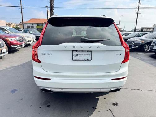 2016 Volvo XC90 T6 Momentum