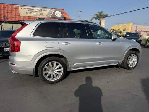 2017 Volvo XC90 T6 Momentum