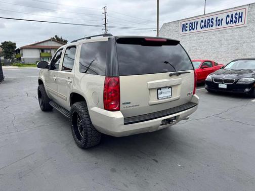 Gold Mist Metallic 2011 GMC Yukon SLE