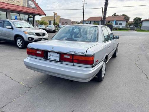 1989 Toyota Camry LE