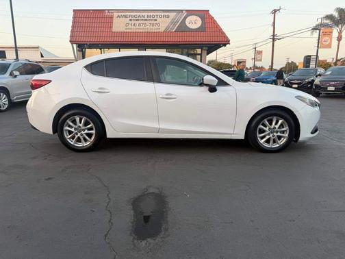 2016 Mazda Mazda3 i Sport