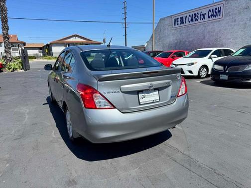 Magnetic Gray 2014 Nissan Versa 1.6 S+