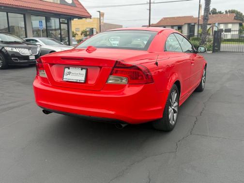 2011 Volvo C70 T5