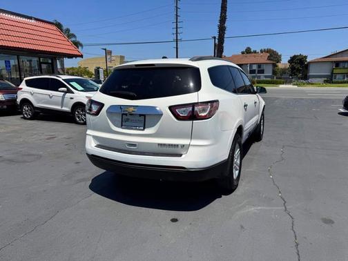 White 2014 Chevrolet Traverse 2LT