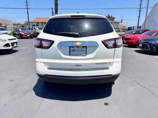 White 2014 Chevrolet Traverse 2LT