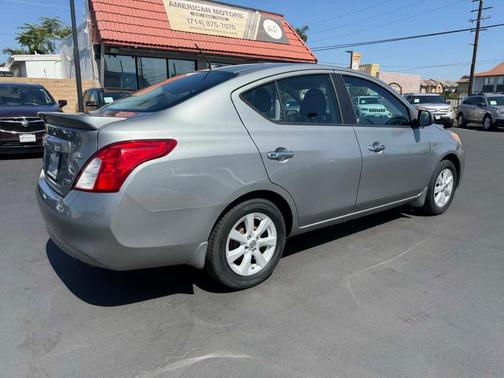 2013 Nissan Versa 1.6 SL
