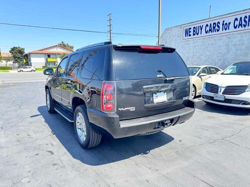 Carbon Black Metallic 2011 GMC Yukon Denali