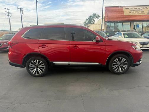 2019 Mitsubishi Outlander SE