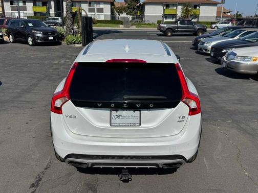 2015 Volvo V60 Cross Country T5