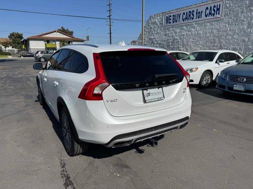 2015 Volvo V60 Cross Country T5
