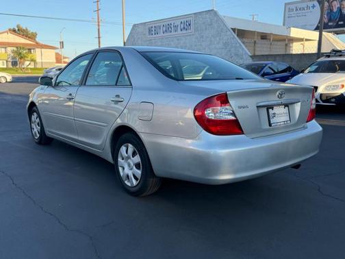 2004 Toyota Camry LE