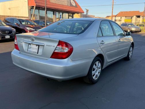 2004 Toyota Camry LE