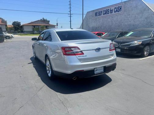 Ingot Silver Metallic 2014 Ford Taurus Limited