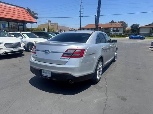 Ingot Silver Metallic 2014 Ford Taurus Limited