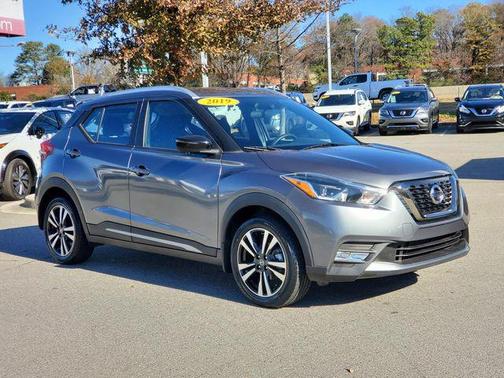 2019 Nissan Kicks SR