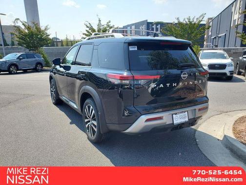 2025 Nissan Pathfinder Platinum FWD