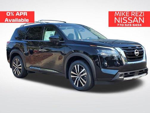 2025 Nissan Pathfinder Platinum FWD
