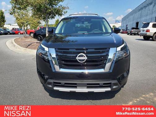 2025 Nissan Pathfinder Platinum FWD