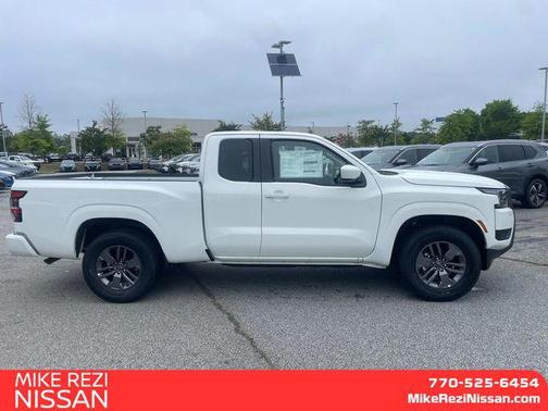 2025 Nissan Frontier SV
