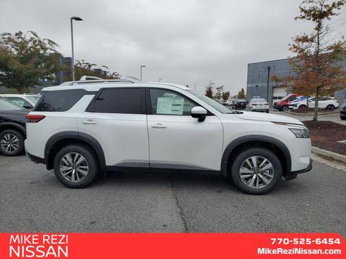 2025 Nissan Pathfinder SL FWD