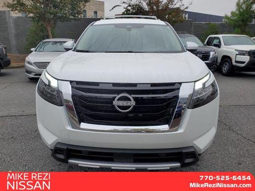 2025 Nissan Pathfinder SL FWD