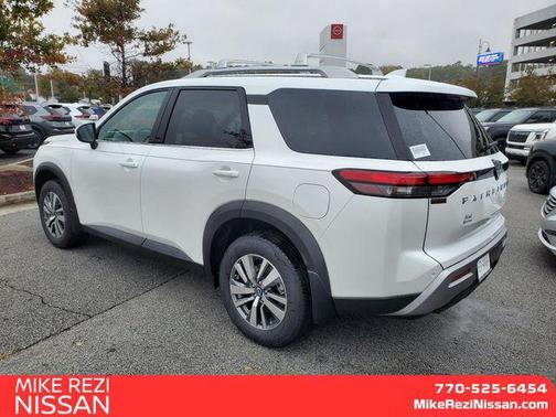 2025 Nissan Pathfinder SL FWD