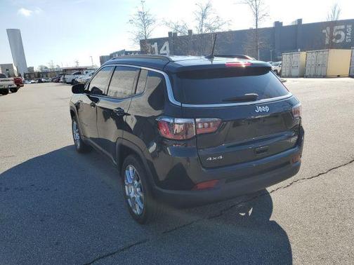 2022 Jeep Compass Latitude Lux