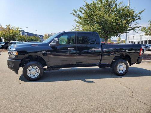 2024 RAM 2500 Tradesman Crew Cab 4x4 6'4' Box