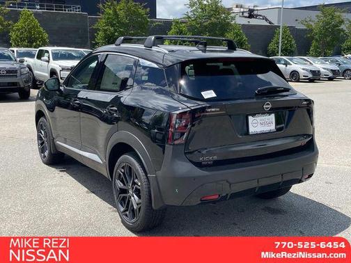 2025 Nissan Kicks SR