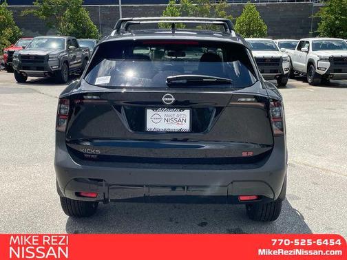 2025 Nissan Kicks SR