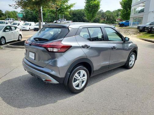 Gun Metallic 2025 Nissan Kicks S