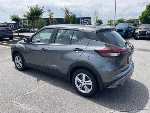 Gun Metallic 2025 Nissan Kicks S