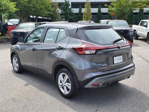 Gun Metallic 2025 Nissan Kicks S