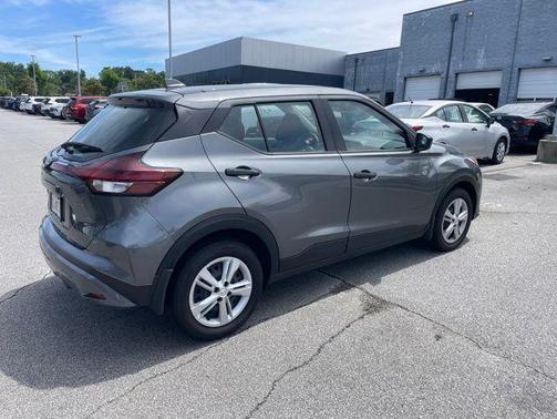 Gun Metallic 2025 Nissan Kicks S