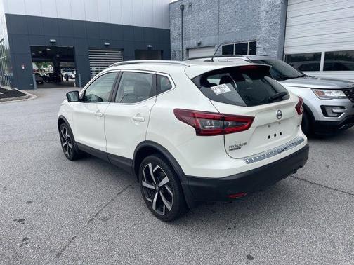 Pearl White Tricoat 2020 Nissan Rogue Sport SL