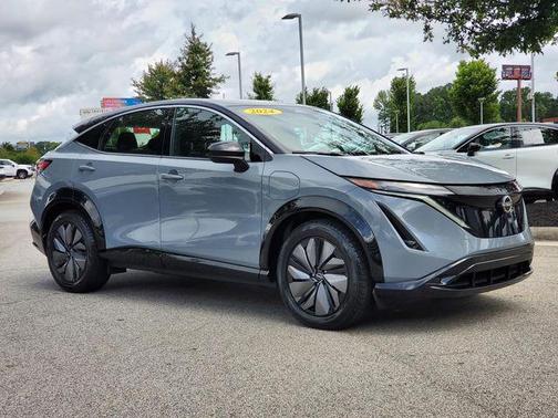 Boulder Gray Pearl/Black Diamond Pearl 2024 Nissan ARIYA VENTURE+