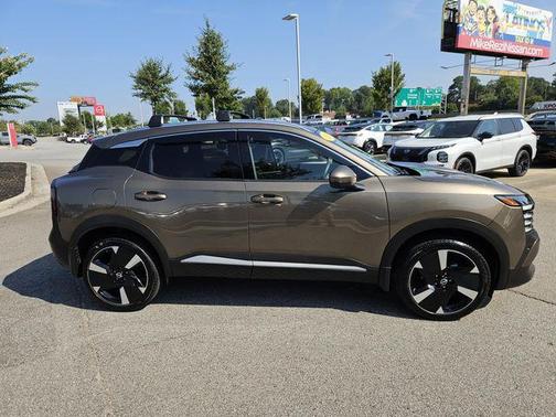 Canyon Bronze Metallic 2025 Nissan Kicks SR