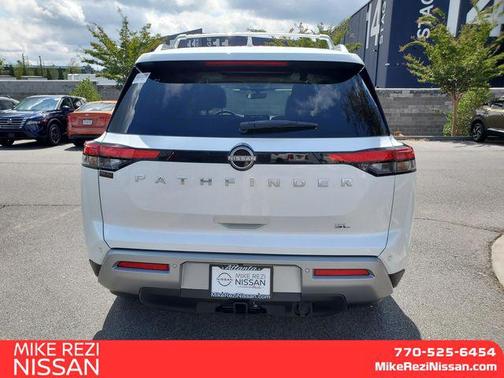 2025 Nissan Pathfinder SL FWD