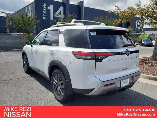 2025 Nissan Pathfinder SL FWD