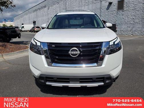 2025 Nissan Pathfinder SL FWD