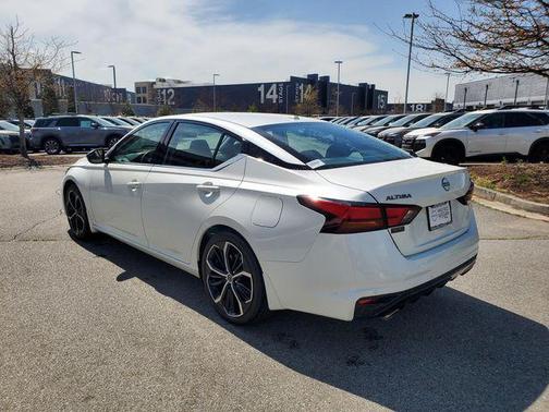 Pearl White Tricoat 2024 Nissan Altima SR FWD