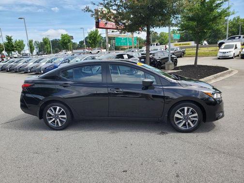 Super Black 2024 Nissan Versa 1.6 S