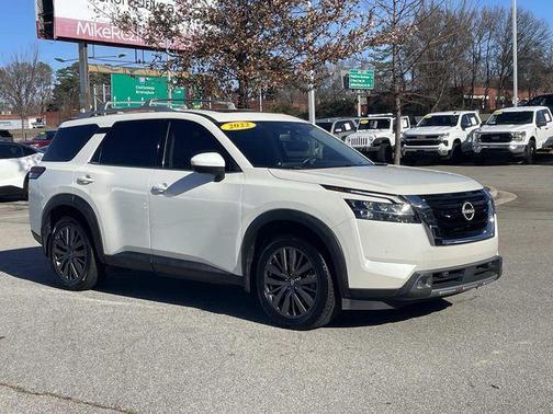2022 Nissan Pathfinder SL 2WD