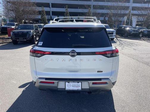 2022 Nissan Pathfinder SL 2WD