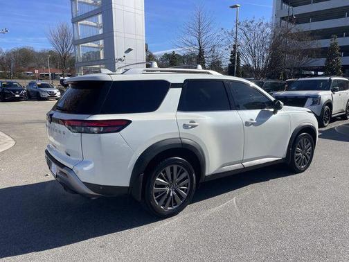 2022 Nissan Pathfinder SL 2WD