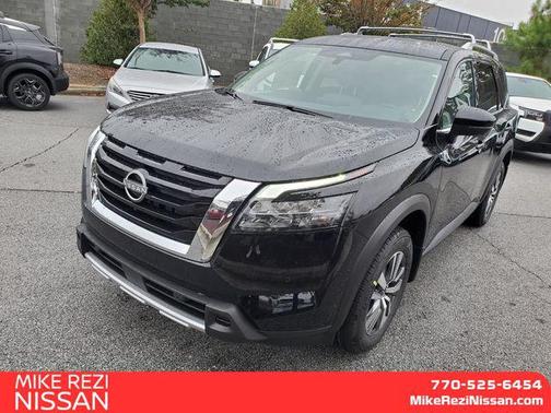 2025 Nissan Pathfinder SL FWD