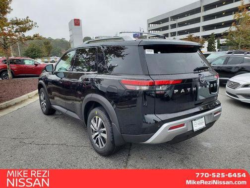 2025 Nissan Pathfinder SL FWD