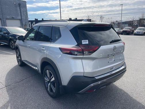 2022 Nissan Rogue SL